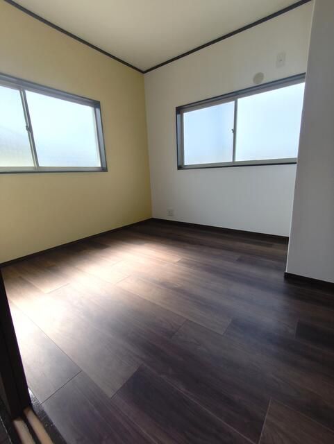 4SLDK House for Sale in Higashiyodogawa, Osaka - 3 Min to Station - Thumbnail 3