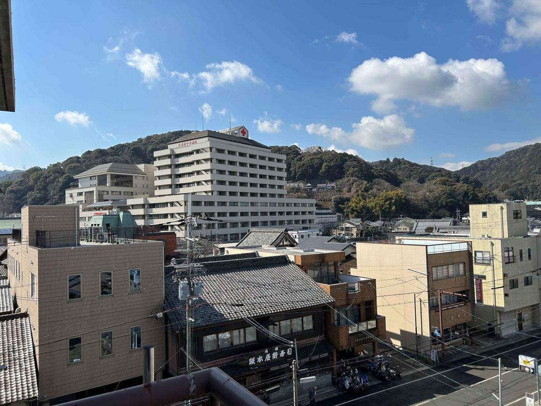 3DK Apartment with Lake Biwa & Mountain Views in Otsu - Thumbnail 3