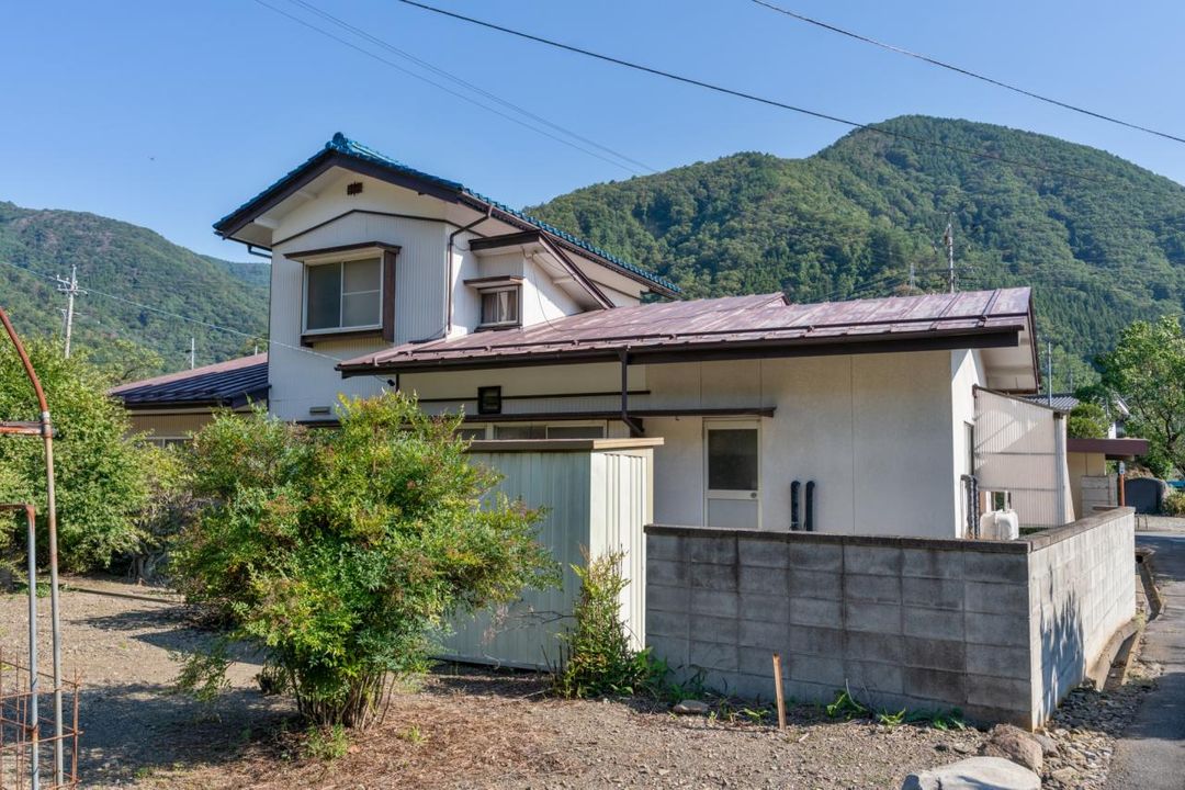 Farmhouse with Land & Gardens for Sale in Chikuma, Nagano - Thumbnail 2