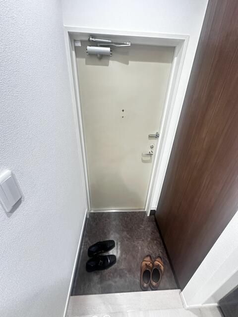 1K Investment Condo for Sale in Nezu, Bunkyo, Tokyo - Thumbnail 2