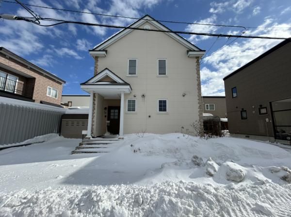 Renovated 3LDK House for Sale in Ebetsu, Hokkaido - Thumbnail 2