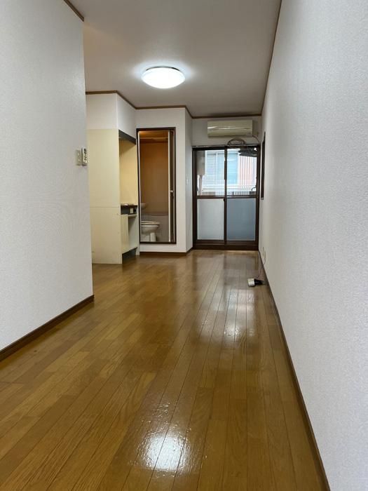Affordable 1R Apartment for Rent in Yodogawa, Osaka - No Deposit - Thumbnail 4