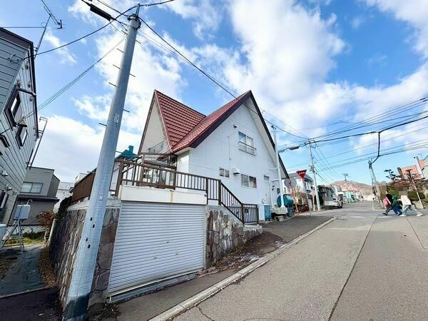 4LDK Wooden House for Sale in Sapporo's Minami Ward - Thumbnail 2