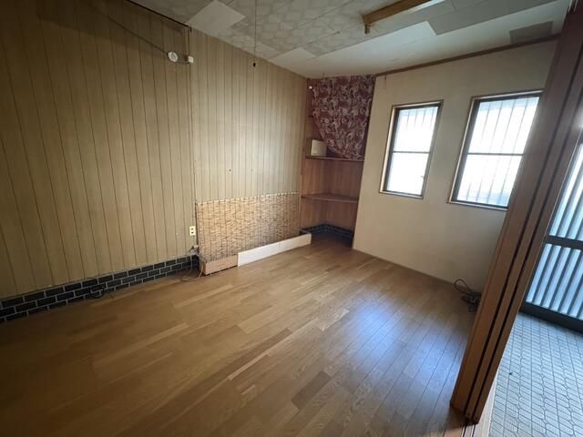 1977 5DK Wooden House for Sale in Tokushima City - Thumbnail 3