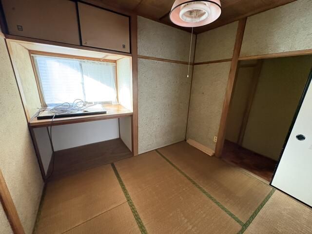 1977 5DK Wooden House for Sale in Tokushima City - Thumbnail 4