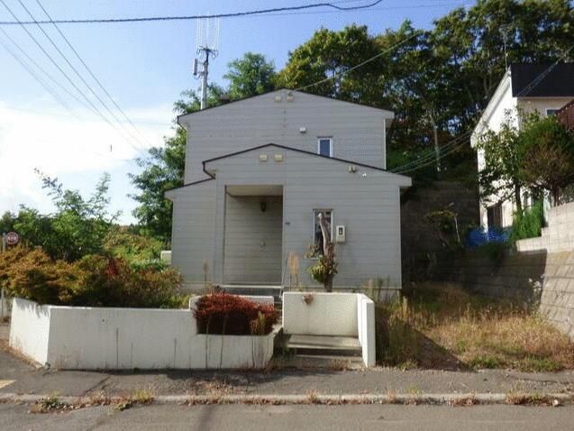 5LDK Detached House for Sale in Sapporo's Kiyota Ward - Thumbnail 3