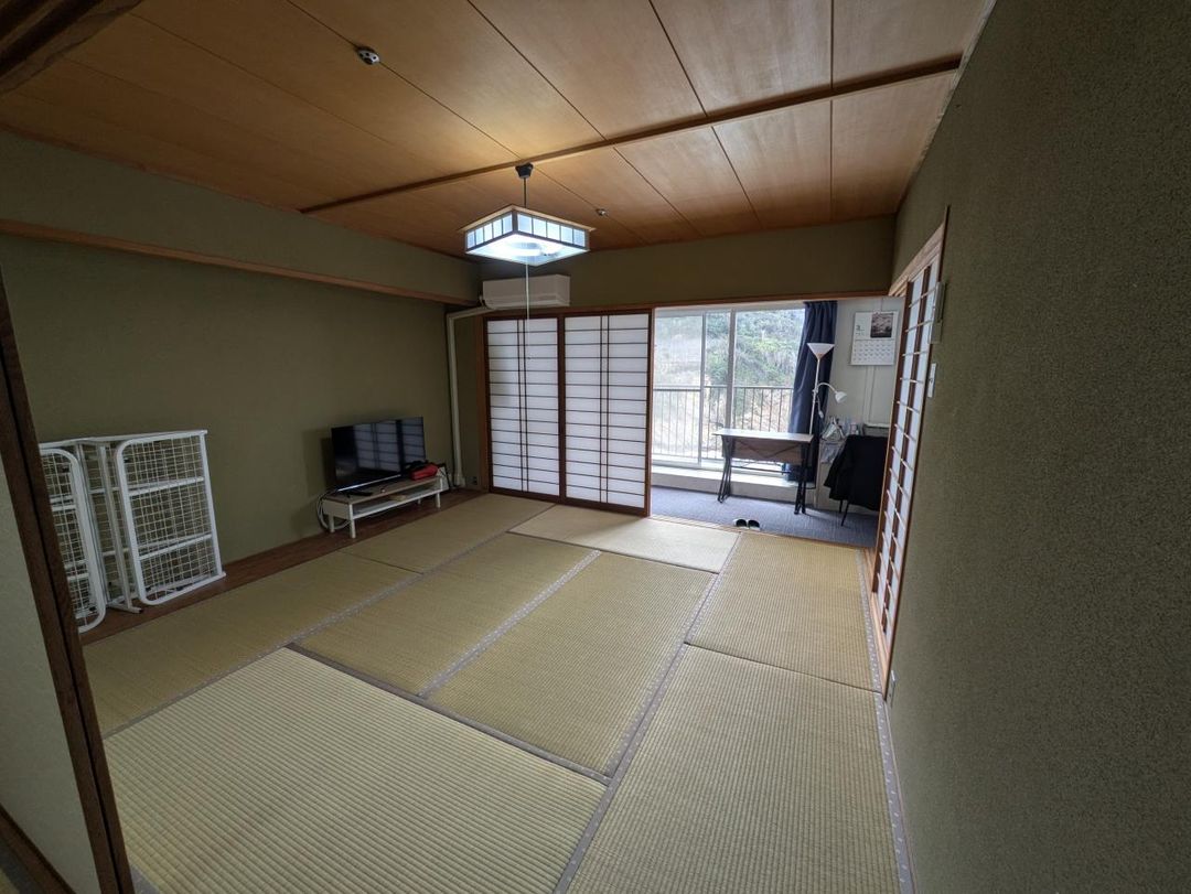 2LDK Ocean View Apartment for Sale in Shirahama, Wakayama - Thumbnail 3
