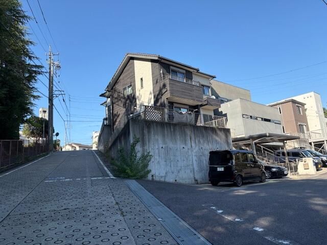 5LDK Modern Family Home with Solar Power in Seto, Aichi - Thumbnail 3