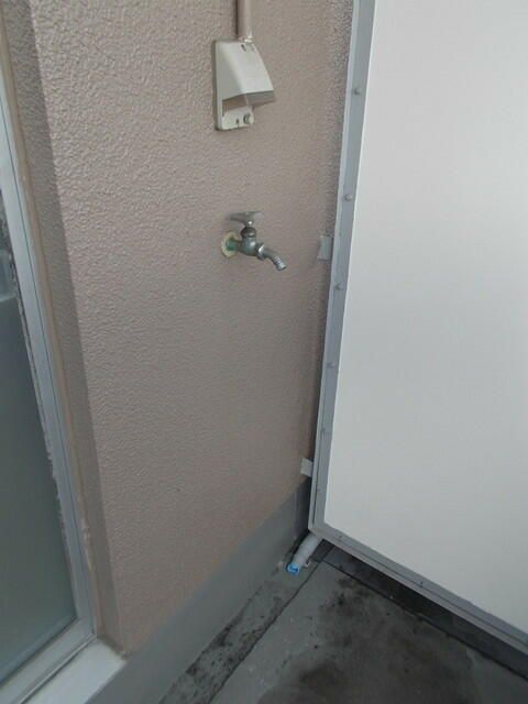 2DK Apartment for Rent in Neyagawa, Osaka - 41.8 sqm - Thumbnail 2