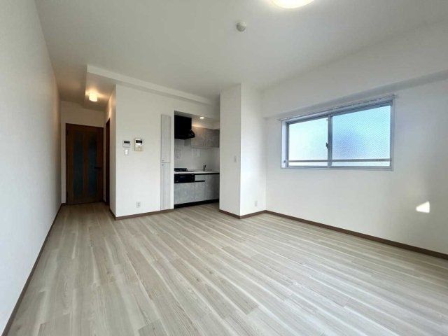 1LDK Apartment for Sale in Asakusa, Taito-ku, Tokyo - Thumbnail 3