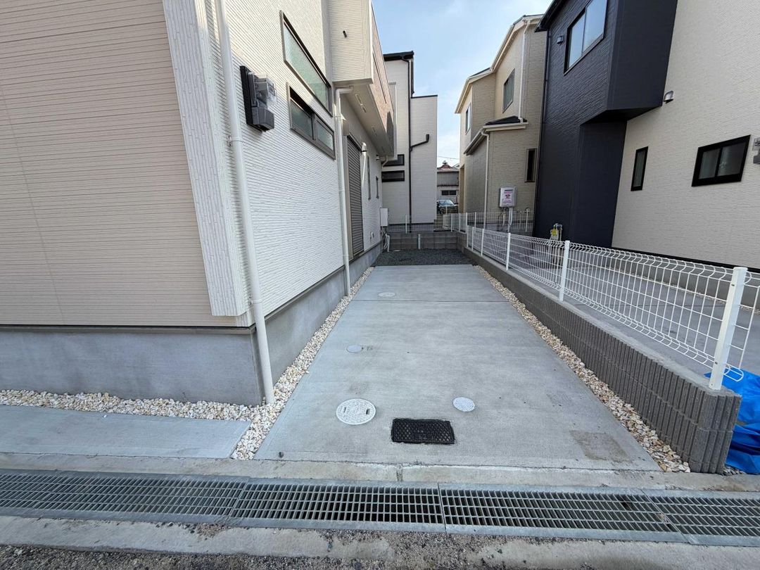 New 4LDK House for Sale in Hirakata, Osaka - ZEH & Long-term Excellent - Thumbnail 2