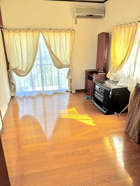 5LDK House with Built-in Garage for Sale in Obu, Aichi - Thumbnail 3