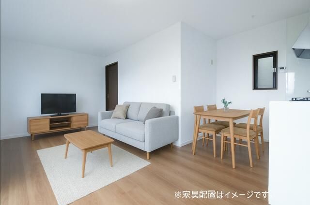 Renovated 3LDK House for Sale in Izumi, Osaka - Thumbnail 2