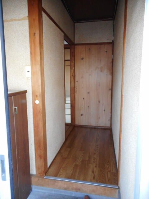 2DK Apartment for Rent in Suita, Osaka - 44,000 Yen - Thumbnail 2