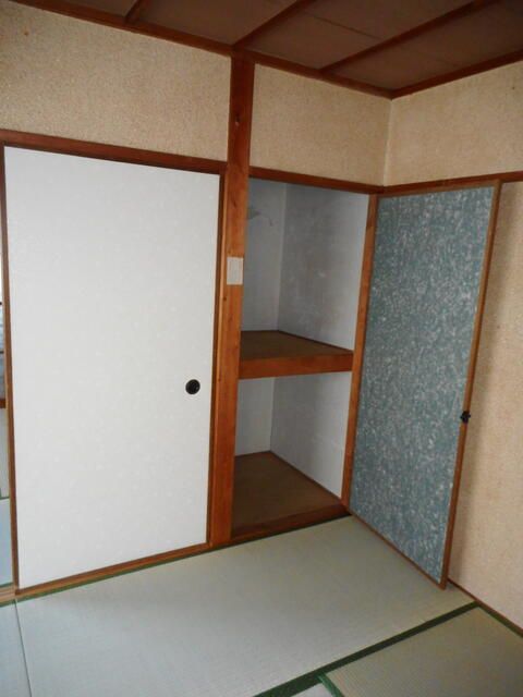 2DK Apartment for Rent in Suita, Osaka - 44,000 Yen - Thumbnail 4