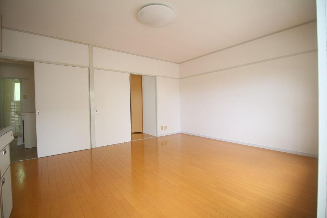 Nagasaki 2DK Apartment for Sale with 16% Yield - Thumbnail 3