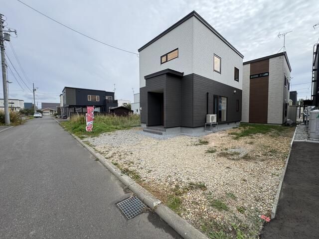 ZEH New Build House in Ishikari, Hokkaido | 3LDK with 3 Parking - Thumbnail 2