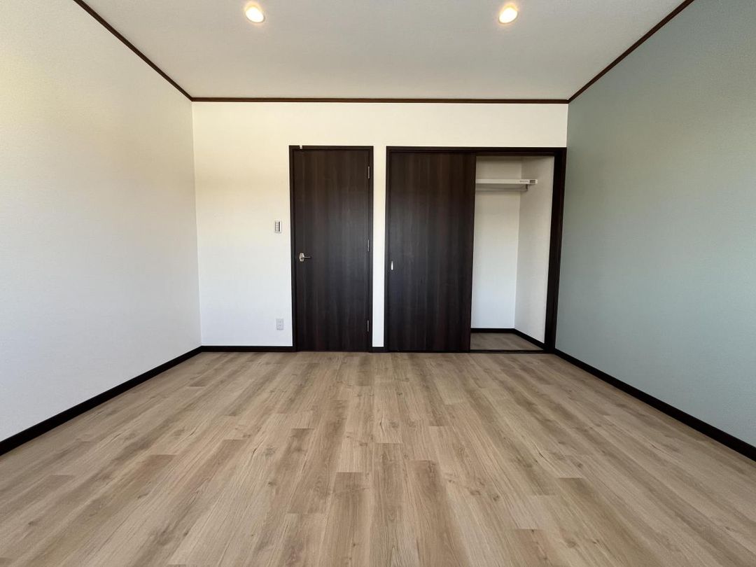 5LDK Renovated House for Sale in Sapporo Higashi-ku - Thumbnail 3