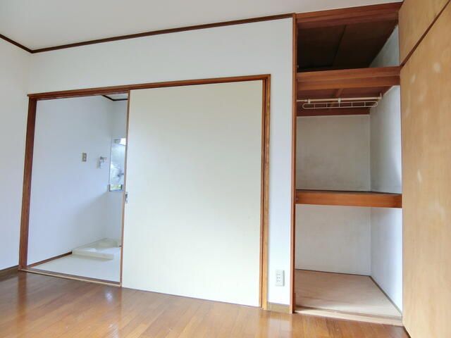 1K Apartment for Rent in Hadano, Kanagawa - 22,000 Yen - Thumbnail 3