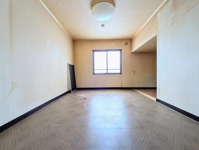 5SLDK Hilltop House for Sale in Otaru, Hokkaido with Panoramic Views - Thumbnail 3