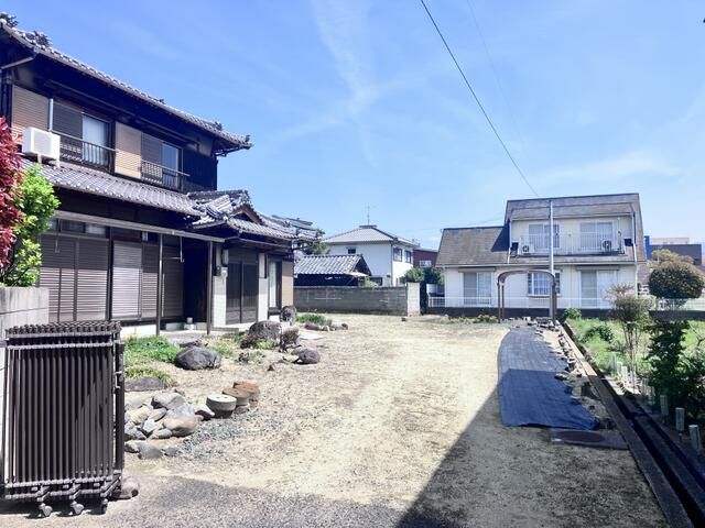 5LDK Resale House with Large Garden in Tōon City - Thumbnail 4