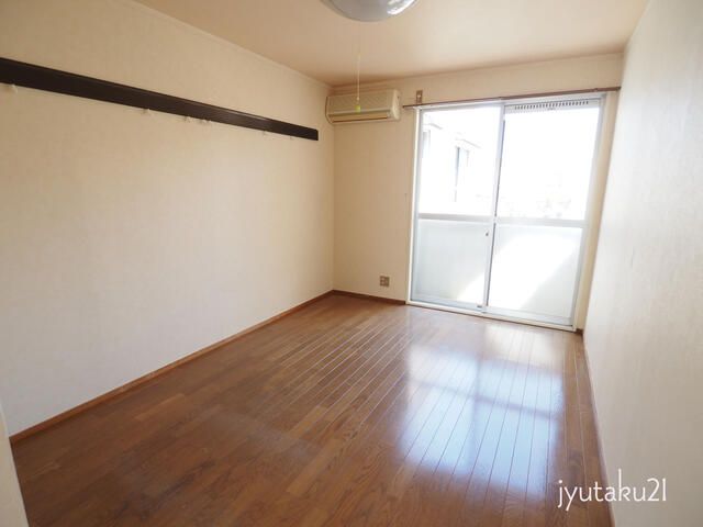 Affordable 1R Apartment for Rent in Tokushima's Sumiyoshi - Thumbnail 3
