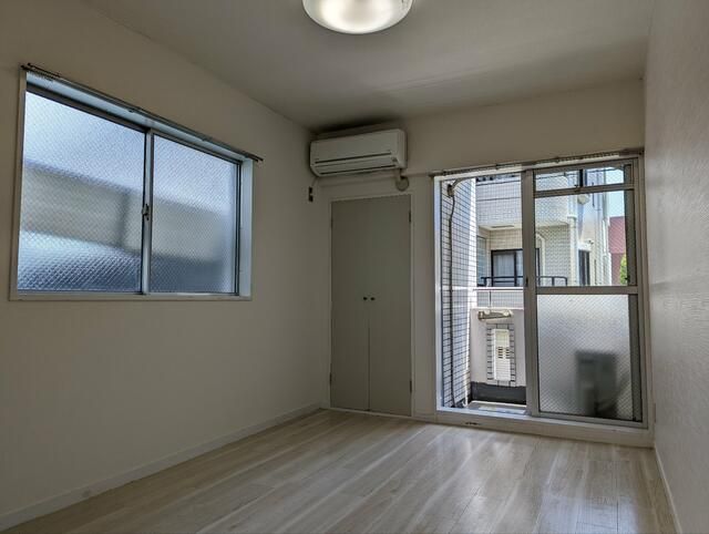 1DK Investment Apartment for Sale in Hatagaya, Shinagawa, Tokyo - Thumbnail 2