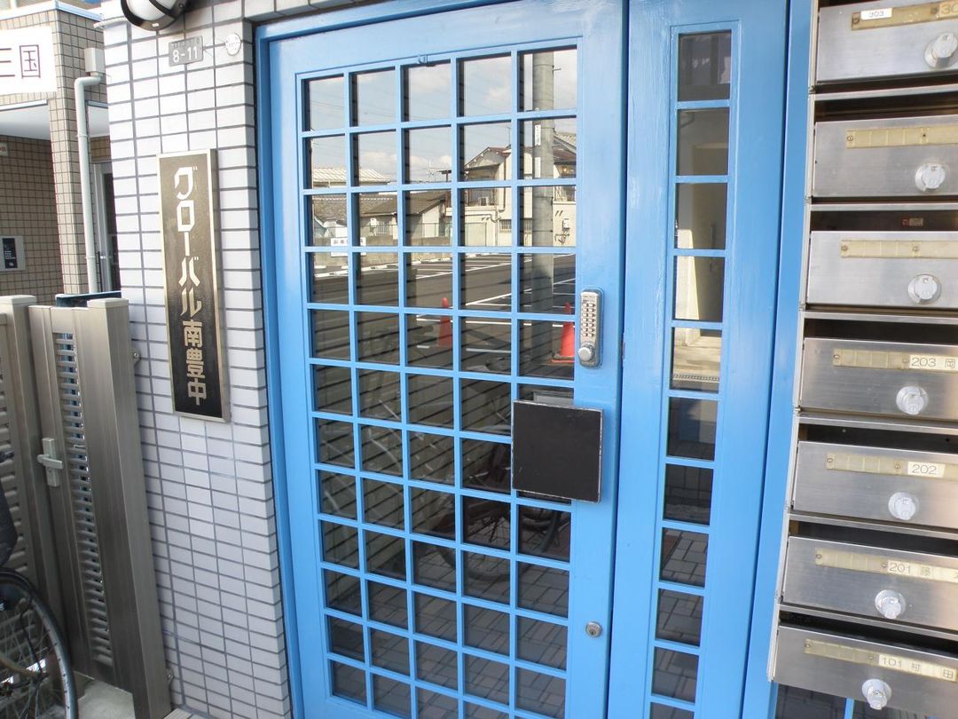 1R Apartment for Rent in Toyonaka, Osaka - 35,000 Yen - Thumbnail 2