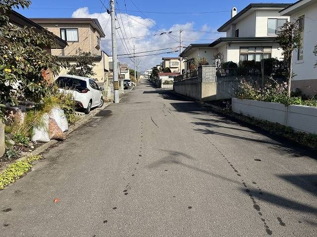 4LDK House for Sale in Hakodate, Hokkaido - 75坪 Land - Thumbnail 2
