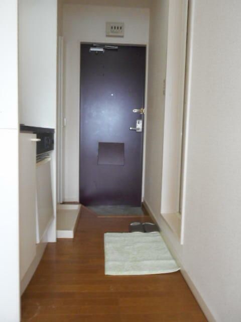 One-Room Apartment for Rent in Higashiosaka, Osaka - Thumbnail 3