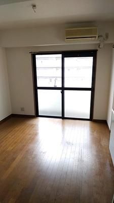 1R Apartment for Rent in Joto Ward, Osaka - Near Noge Station - Thumbnail 4
