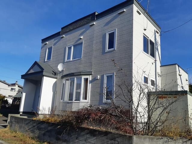 4LDK House for Sale in Kitahiroshima, Hokkaido - 2-Car Parking - Thumbnail 3
