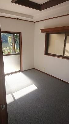 Renovated 4DK House for Sale in Neyagawa, Osaka - Thumbnail 2