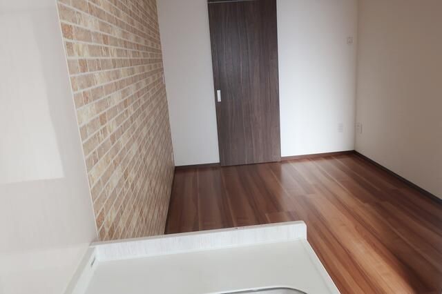 Renovated 2DK Corner House for Sale in Sakai, Osaka - Thumbnail 2