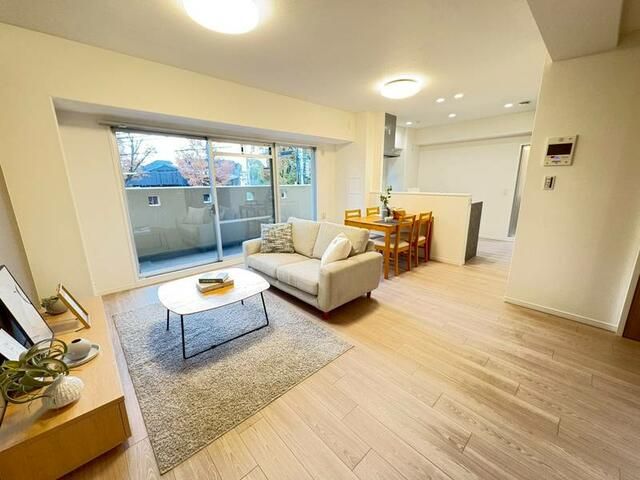 Renovated 4LDK Apartment in Suita, Osaka with Parking - Thumbnail 4