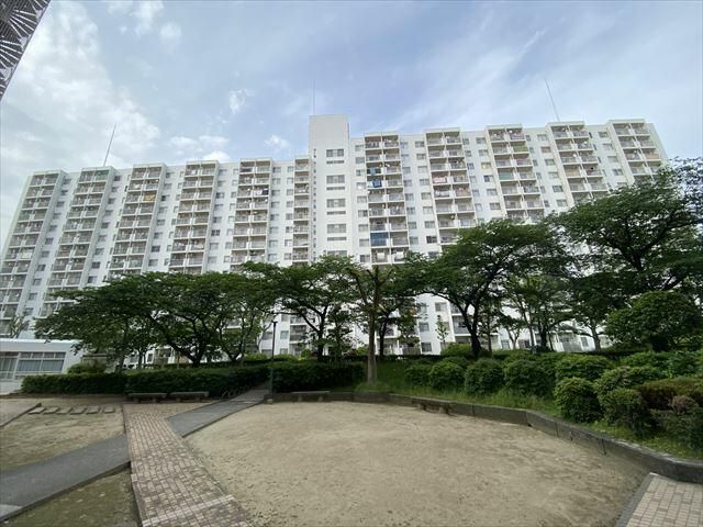 2LDK Condo for Sale in Osaka Minato Ward near Tempozan - Thumbnail 2