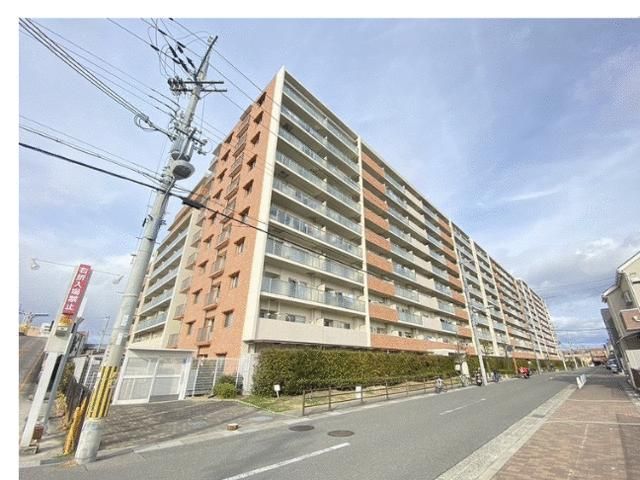 3LDK Apartment for Sale in Neyagawa, Osaka | Renovated & Pet-Friendly - Thumbnail 2