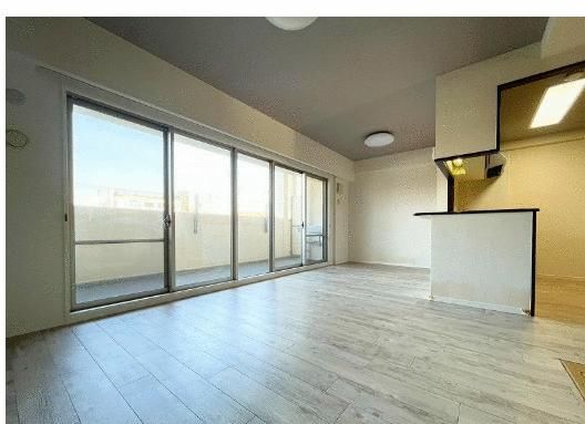 3LDK Apartment for Sale in Neyagawa, Osaka | Renovated & Pet-Friendly - Thumbnail 4