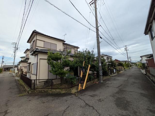 Spacious 6DK Detached House for Sale in Mihama, Aichi - Thumbnail 2