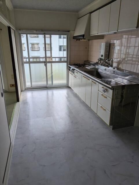 3DK Apartment for Sale in Hino City, Tokyo - Hyakusa Danchi - Thumbnail 3