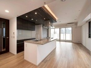 2BR Apartment for Sale in Roppongi, Minato-ku, Tokyo - Thumbnail 2
