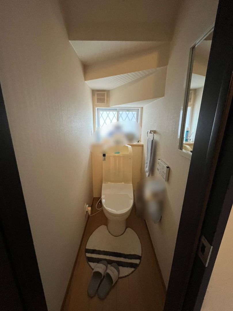 Ocean View 4LDK Detached House in Hannan City, Osaka - Thumbnail 3