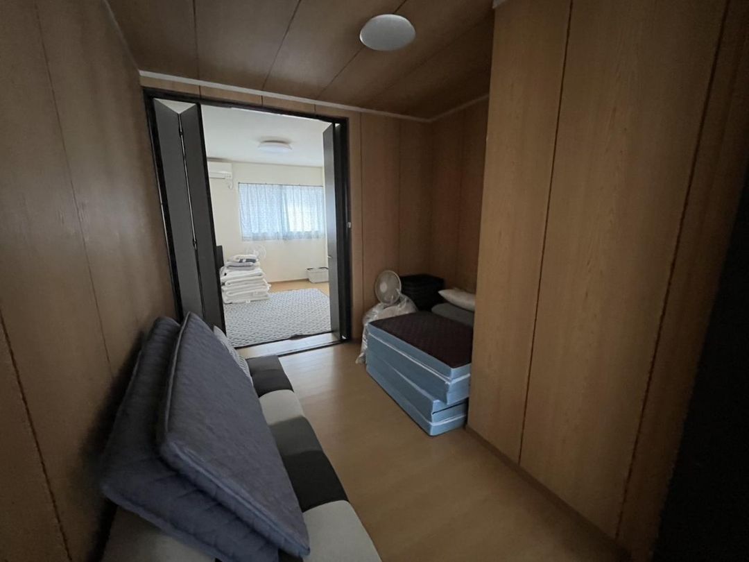 Ocean View 4LDK Detached House in Hannan City, Osaka - Thumbnail 2