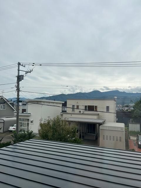5LDK Detached House with Large Garden in Sapporo Teine Ward - Thumbnail 2