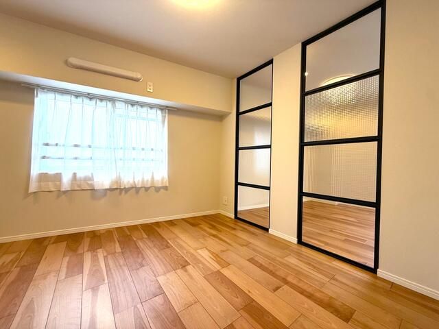 Renovated 1LDK Apartment for Sale in Akasaka, Minato, Tokyo - Thumbnail 4