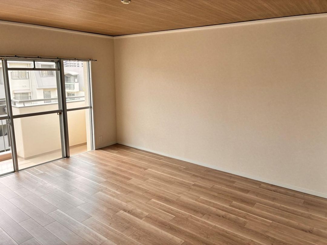 Renovated 3LDK Apartment in Hirakata Green Hill Kōzenji - Thumbnail 2