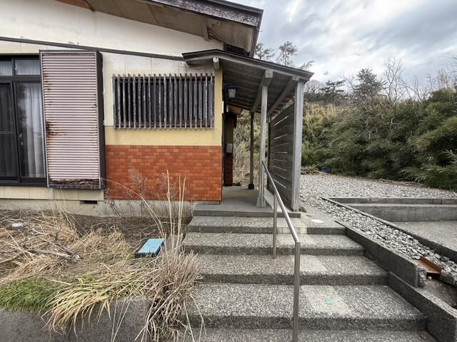 Ocean View House for Sale in Kashiwazaki, Niigata - 350,000 Yen - Thumbnail 3