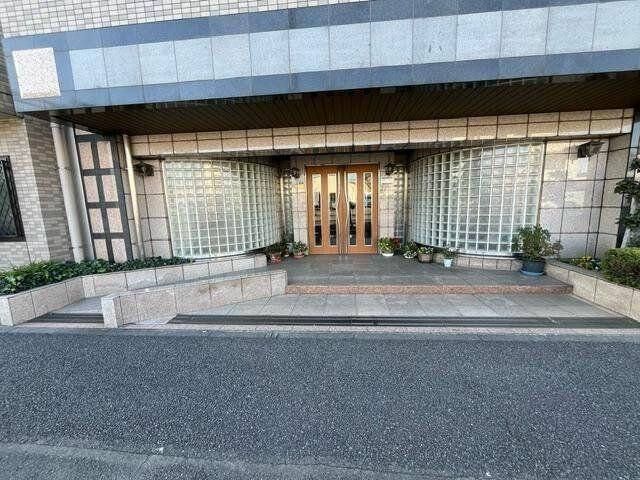 3LDK Apartment with Mount Fuji View for Sale in Fussa, Tokyo - Thumbnail 2