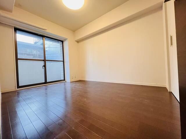 2DK Apartment for Sale Near Shin-Okubo Station, Shinjuku - Thumbnail 4