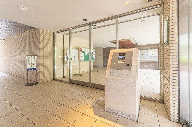 Top Floor 2LDK Apartment for Sale in Miyakojima, Osaka - Thumbnail 3